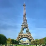 Junior Tour Eiffel 4* Paris