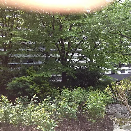 Junior Tour Eiffel 住宿加早餐酒店 4*