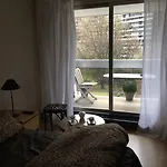 Junior Tour Eiffel Couette-café 4*