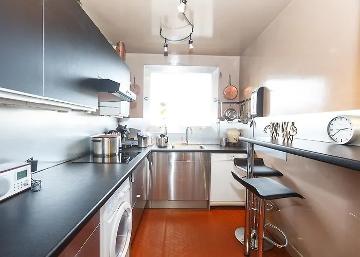 Bed & Breakfast Junior Tour Eiffel Parijs